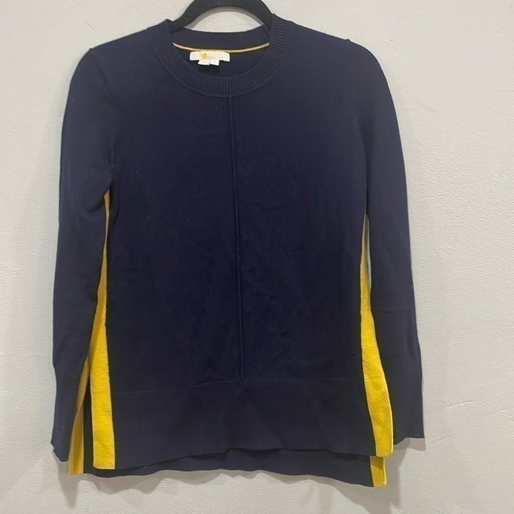 Boden Wool and Cotton Navy and Yellow sweater size XS with small hole